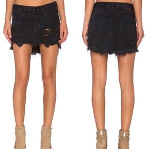 ONE X ONE TEASPOON Junkyard destroyed denim mini skirt size 24 black button fly